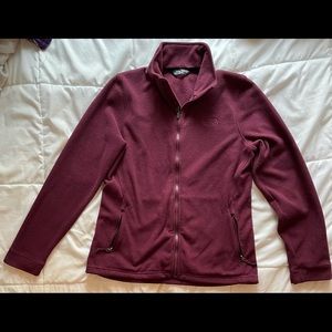 maroon/red medium northface jacket